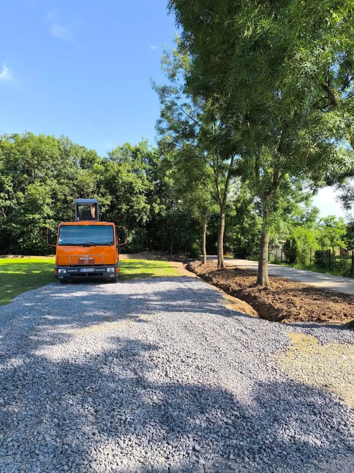 Kopanje temelja za ogradu